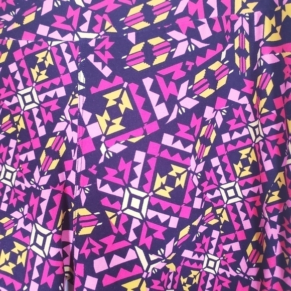 Lularoe TC Leggings Pink Yellow Blue Purple Geometric Print Size Tall Curvy - Picture 3 of 4